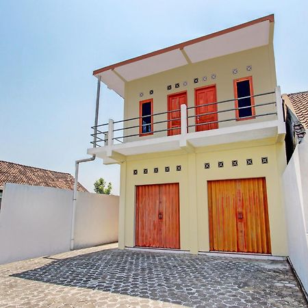 Spot On 93020 Rumah Singgah Ganjuran Bantul Exterior foto