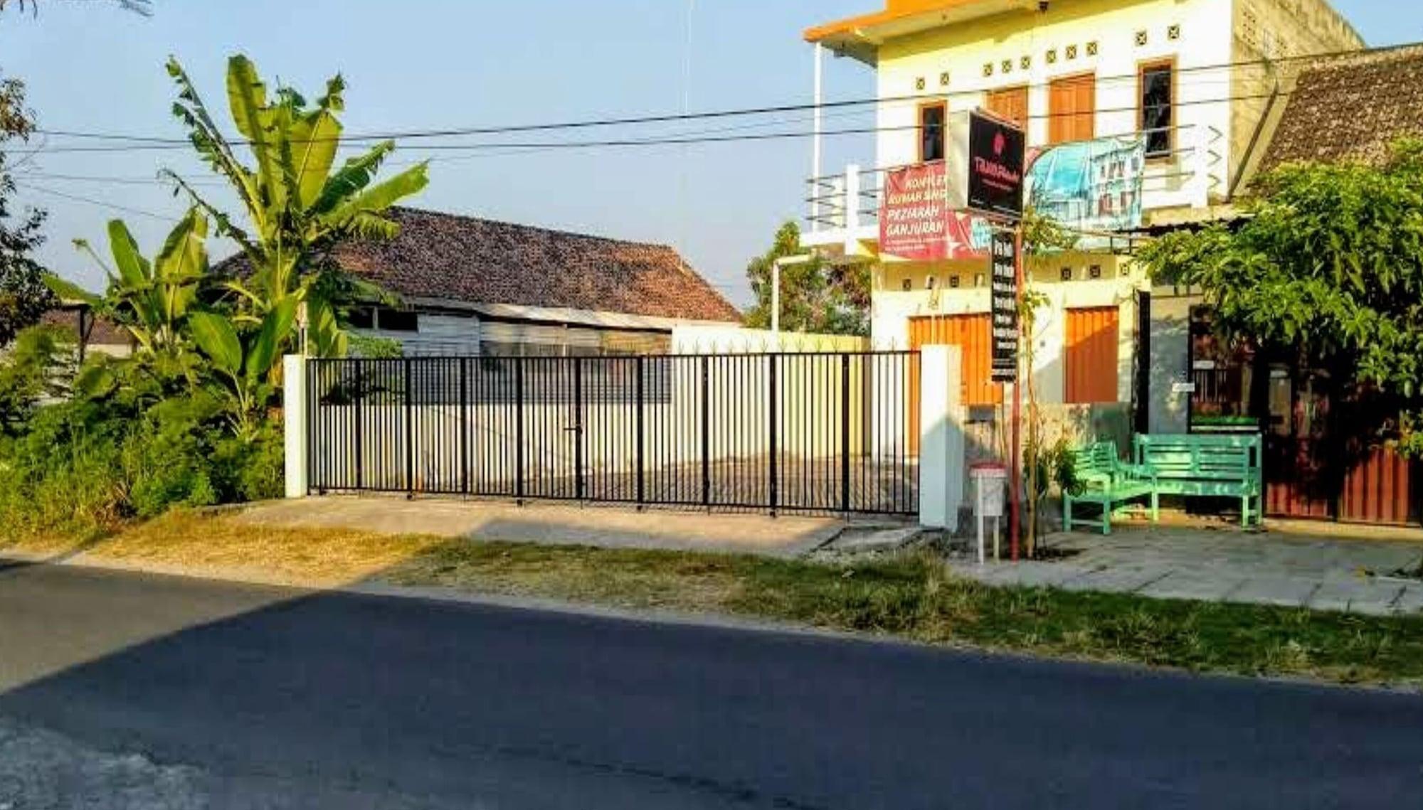 Spot On 93020 Rumah Singgah Ganjuran Bantul Exterior foto